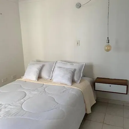 Apartamento En El Laguito - Cerca Al Mar *